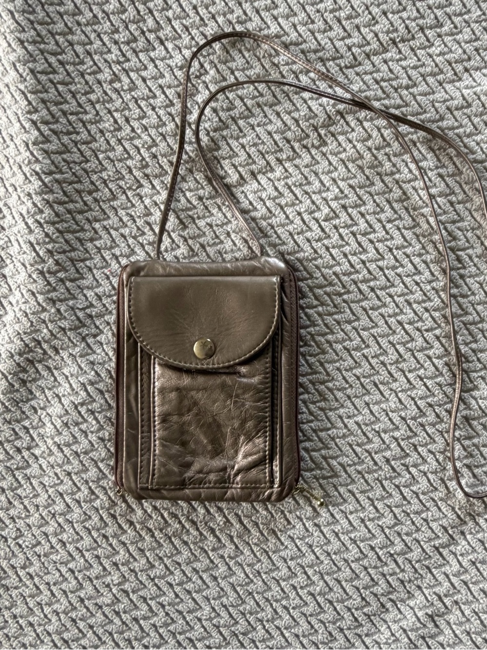 kangaROOS Pouch Plus Metallic Gold Crossbody Bag Made in USA